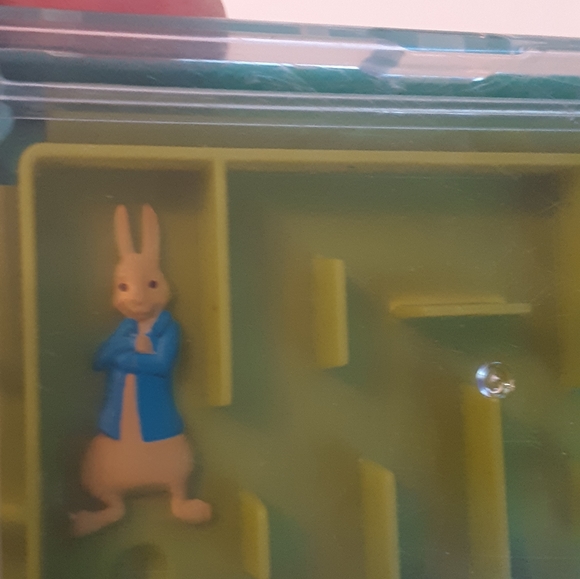 2017 McDonald's Peter the Rabbit Tilt Table Marble Game Happy Meal Toy - Picture 4 of 7